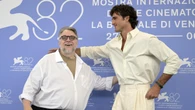 Del Toro presenta su Frankenstein: “Los monstruos de hoy visten traje y corbata”