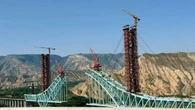 La ruptura del cable de un puente sobre el río Amarillo deja al menos diez muertos en China