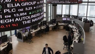 La bolsa de París cae un 2% y contagia ligeras pérdidas a las principales plazas europeas