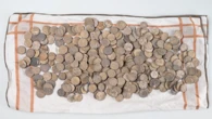 Un hombre con un detector de metales descubrió ilegalmente un fabuloso tesoro romano en Alemania y lo ocultó durante ocho años