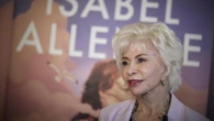 Isabel Allende: “Mientras pueda voy a vivir en EE.UU., ahí están mi hijo, mi nuera, mis perros y mi marido, por ese orden, pero si la cosa se pone color de hormiga, como creo, tendré que irme”
