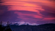 El sombrero de nubes lenticulares del Cadí seduce a los meteorólogos