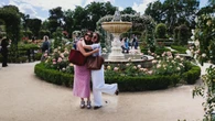 La vida en rosa en el 'necrolimbo' de El Retiro