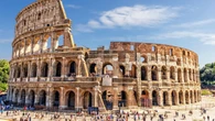 Un turista queda empalado en una reja del Coliseo de Roma mientras intentaba escalarla para tomarse un selfie