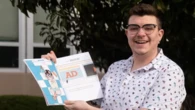Un profesor trans compra una parcela en Escocia para poder usar pronombrs masculinos