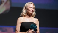 Pamela Anderson rompe su silencio sobre su relación real o publicitaria con Liam Neeson