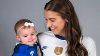 Alex Morgan, confusa sobre los criterios del COI para llevar a su hija a Tokio