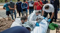El funerario que mima a los muertos