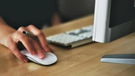 Una empresa, obligada a pagar 1.500 euros a una empleada porque le envió correos durante su baja por ansiedad