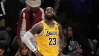Los Lakers sucumben ante los Wolves y James deja en el aire su futuro