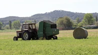 Así se consiguen las balas de alfalfa