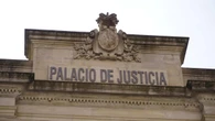 Manipula a su hermana con alzhéimer para cambiar de forma radical su testamento y que le convierta en su único heredero