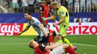 Messi celebra los 40 años de la gesta de Maradona en México'86 con un doblete ante Austria