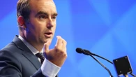 Los socialistas franceses quieren vender caro su eventual apoyo a Lecornu