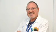 El doctor amonestado por atender a una niña moribunda fuera de su horario: “Estoy muy afectado”