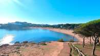 Un hombre de 60 años muere ahogado en una playa sin vigilancia de l'Escala