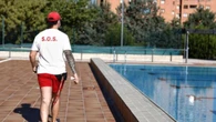 Detienen a un socorrista por abusos sexuales a menores: estaba trabajando en una piscina junto a niños en Tenerife