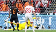 Holanda despide a Pandev con recital de Depay y Wijnaldum