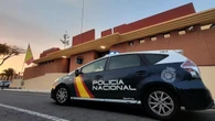 Un ladrón encuentra un cadáver tiroteado y decide robarle todo lo que lleva encima: la policía le busca