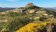 La silueta primaveral del castillo de Morella
