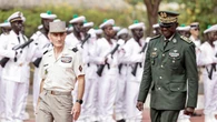 Francia pone fin a más de 60 años de presencia militar en Senegal