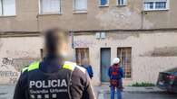 El alcalde de Badalona ordena cortar la luz a varias viviendas ocupadas en cinco barrios