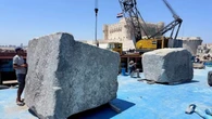 Arqueólogos franceses extraen del agua la monumental puerta del Faro de Alejandría, la Séptima Maravilla del mundo antiguo