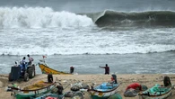 India se prepara para evacuar a más de 30.000 personas ante la llegada del ciclón Montha