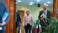 Von der Leyen quiere adelantar un año la prohibición de importar gas natural licuado ruso