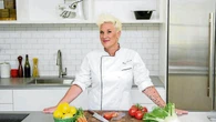 La conocida chef televisiva Anne Burrell muere de manera inesperada a los 55 años: “Inspiradora para todas las mujeres del país”