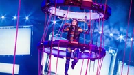 Katy Perry aterriza en el Palau Sant Jordi con un show para volver a reinar
