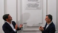 El PNV toma posesión del palacete de París y ya ondea la ikurriña