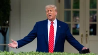 Trump ordena incrementar hasta 20.000 el número de agentes encargados de deportaciones