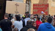 Decenas de familias desalojadas del asentamiento ilegal de Mataró levantan la voz
