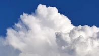 Las nubes de adorno de Ponent