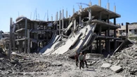 Medios palestinos reportan tres muertos en Gaza por drones israelíes tras la firma del alto el fuego