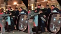 “¡Péguenle, péguenle!”: encuentran a un ladrón robando un coche y termina recibiendo una paliza