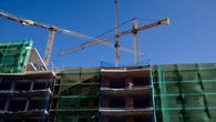 La compraventa de vivienda cerró 2024 en máximos desde la burbuja y los precios ya rozan los 2.000 euros/m² de media
