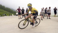 Simon Yates, un ave fénix de rosa en el Colle delle Finestre