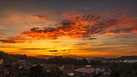 Lucha del sol con las nubes en el Alt Penedès