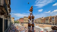 Castellers apuntando al cielo
