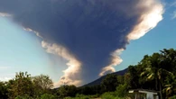 Indonesia reactiva la alerta máxima por una nueva erupción del volcán Lewotobi Laki-Laki