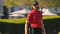 De rojo y negro: el emotivo homenaje del mundo del golf a Tiger Woods