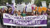 Sumar propone retocar la Constitución para blindar el derecho al aborto “de una vez para siempre”