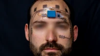 Un tatuaje electrónico en la frente permite medir el esfuerzo mental en tiempo real
