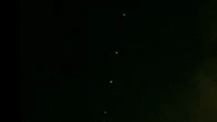 La reacción de unas chicas al divisar el 'tren de satélites' Starlink en Ávila