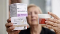Ni antiedad ni ‘antiaging’: la lucha contra el edadismo llega a la cosmética