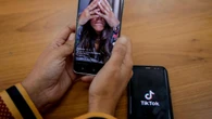 Generación Tik Tok: 'Delulu', 'Tradwife' y 'Skibidi' entran en del Diccionario Cambridge