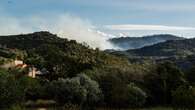 Desalojan tres pueblos del Canigó por un incendio virulento empujado por la tramontana