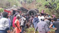 Al menos 11 muertos y más de 30 heridos tras caer un autobús por un precipicio en Sri Lanka